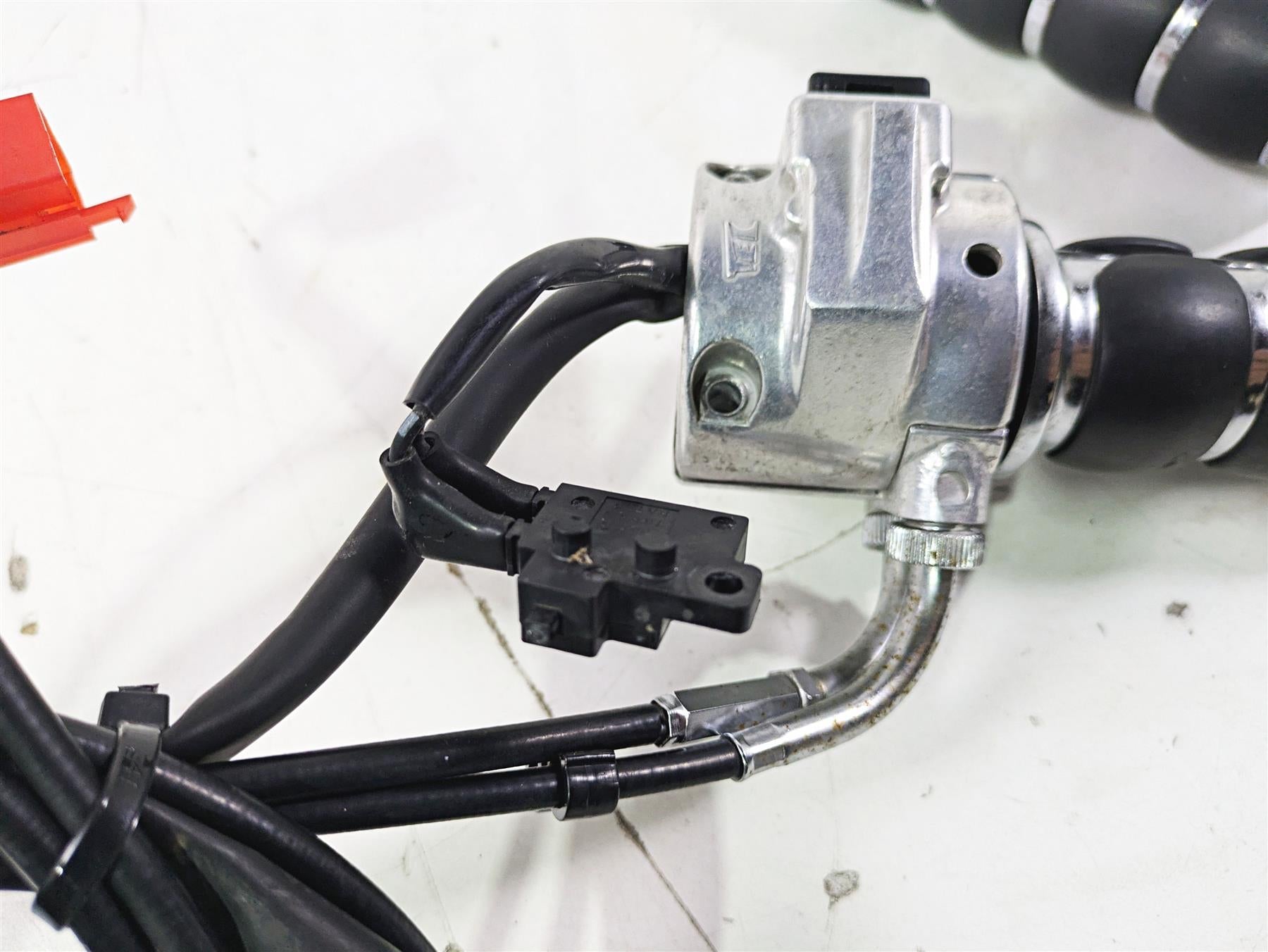 2002 Honda V-Twin VTX1800 C Right Cruise Control Switch & Throttle 35013-MCH-020 {{ shop.shopifyCountryName }} - Mototech271