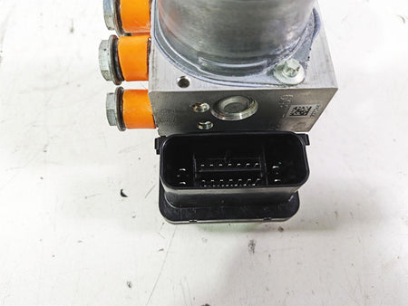 2019 Harley FLHCS Softail Heritage Abs Brake Pump Module Unit 41100044C {{ shop.shopifyCountryName }} - Mototech271