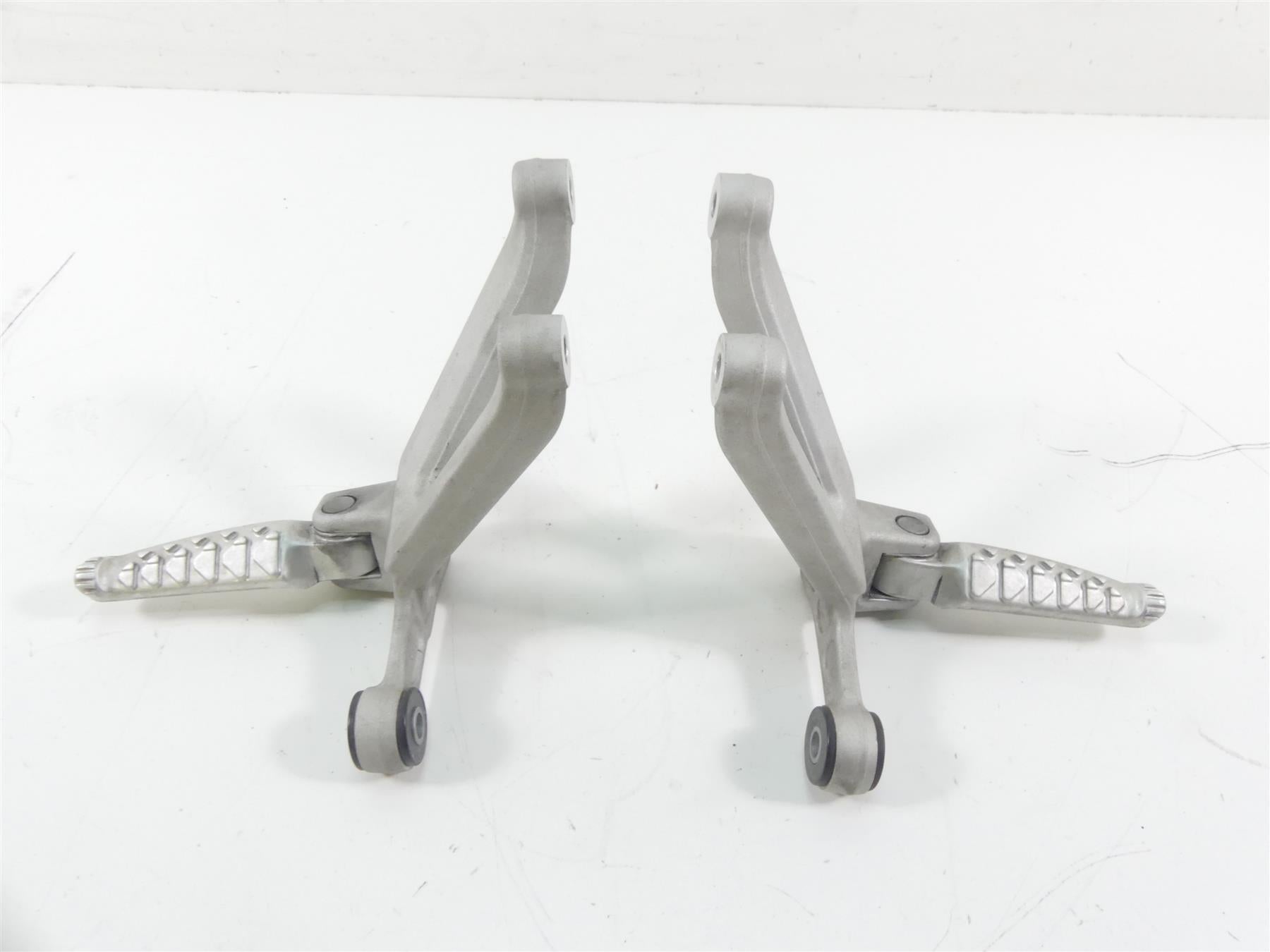2004 Aprilia RSV 2 1000R Mille Rear Passenger Footpeg Set AP8134786 AP8134830 {{ shop.shopifyCountryName }} - Mototech271