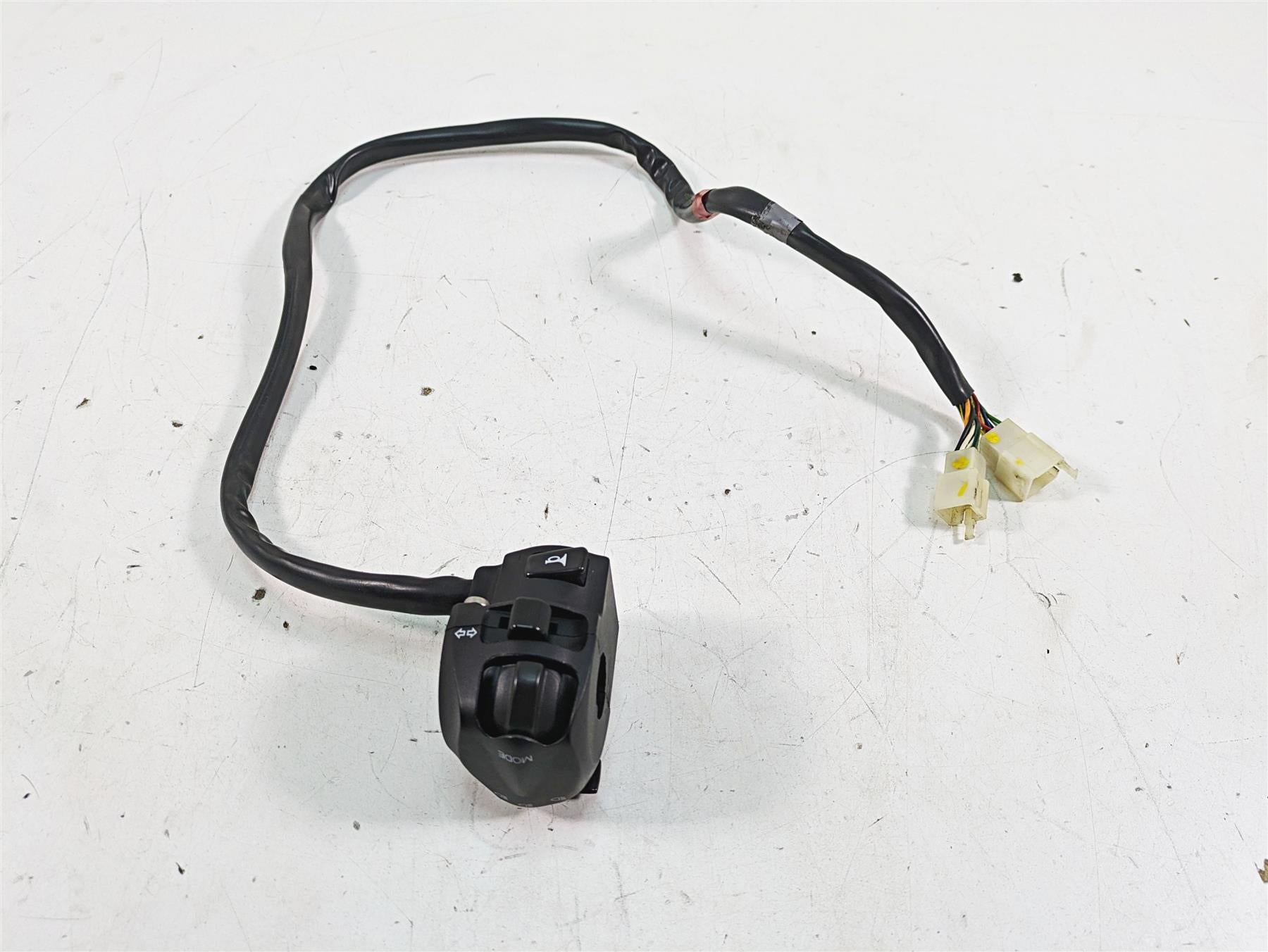 2014 Moto Guzzi California 1400 T Left Hand Blinker Heat Control Switch 887795 {{ shop.shopifyCountryName }} - Mototech271