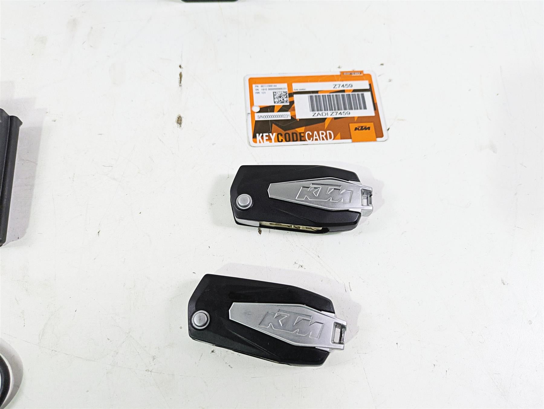 2018 KTM 1290 Super Adv S Cdi Handsfree Ignition Switch Key Card Set 60711066000 {{ shop.shopifyCountryName }} - Mototech271