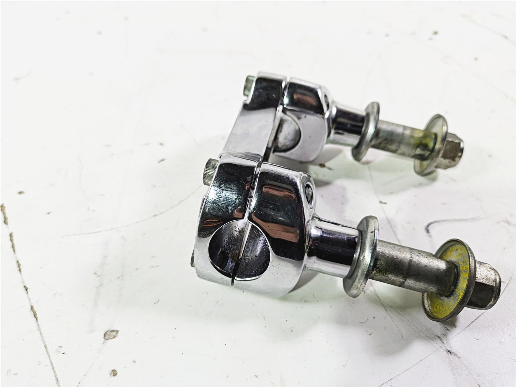 1992 Harley FLSTC Softail Heritage Handlebar Holder Riser Set 56567-86B {{ shop.shopifyCountryName }} - Mototech271