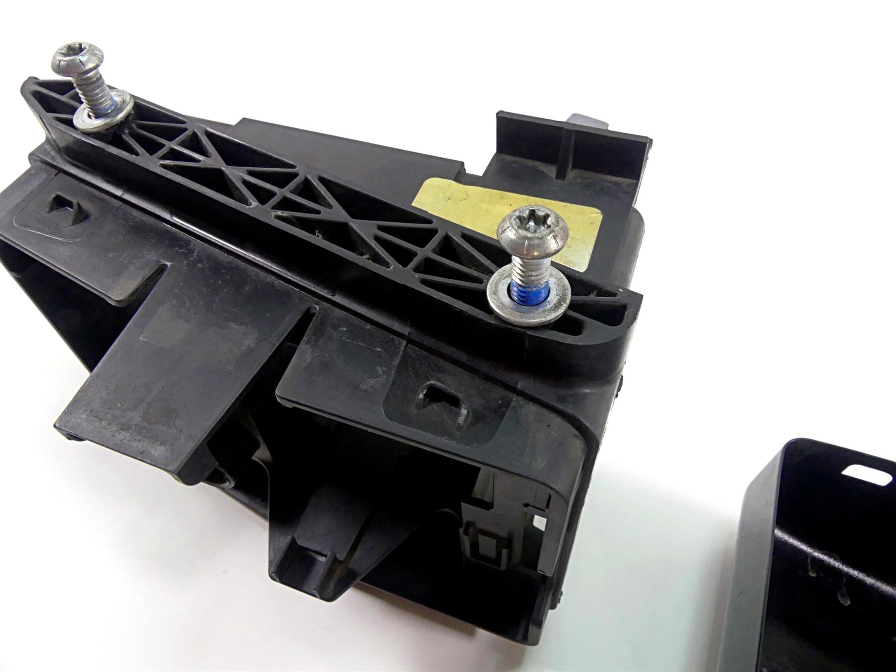 2017 Harley Dyna FXDB Street Bob Electrical Carrier & Black Side Cover 70367-12 {{ shop.shopifyCountryName }} - Mototech271