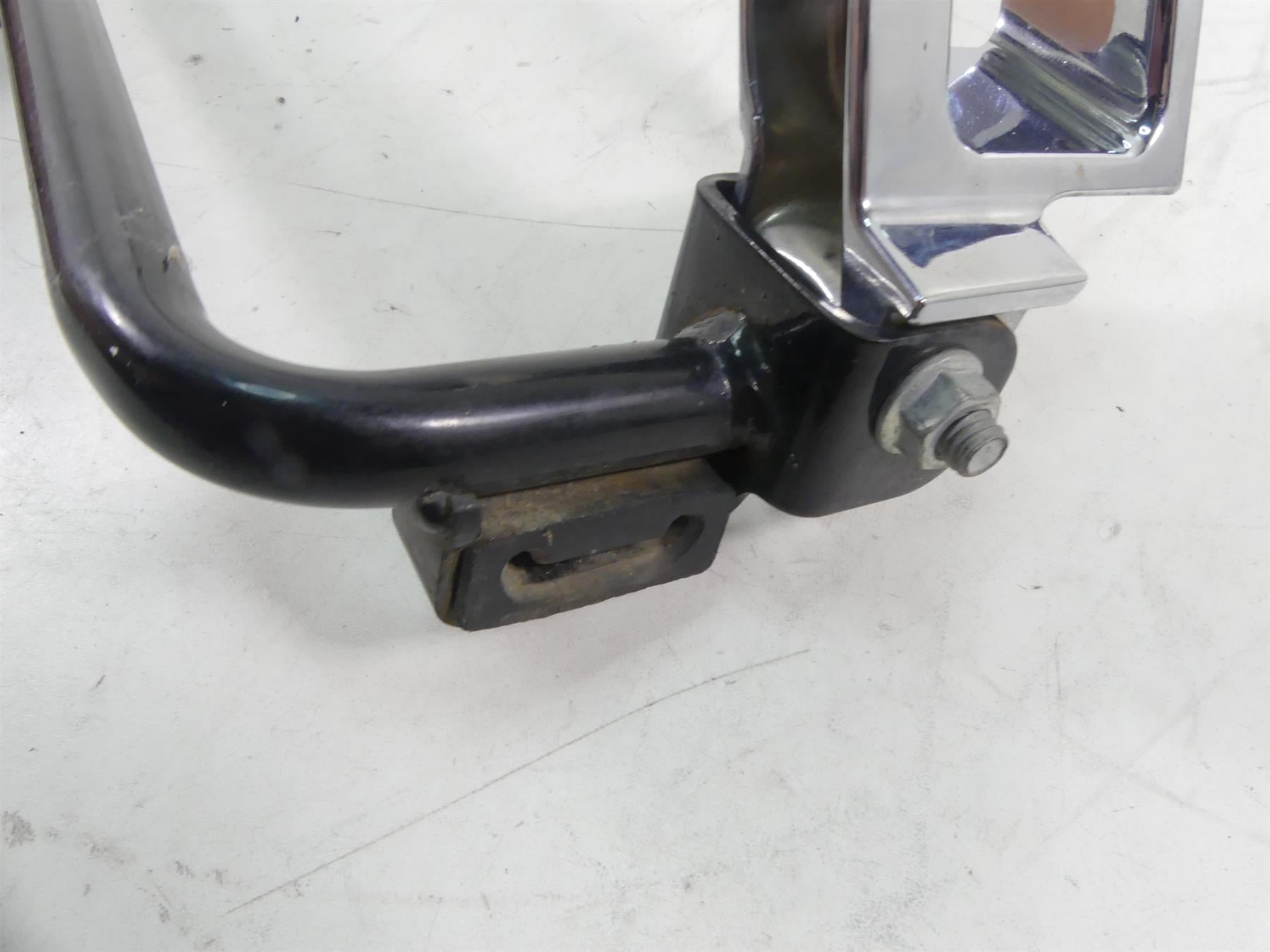 2014 Harley Touring FLHX Street Glide Left Rear Saddlebag Support Stay 90200503 {{ shop.shopifyCountryName }} - Mototech271