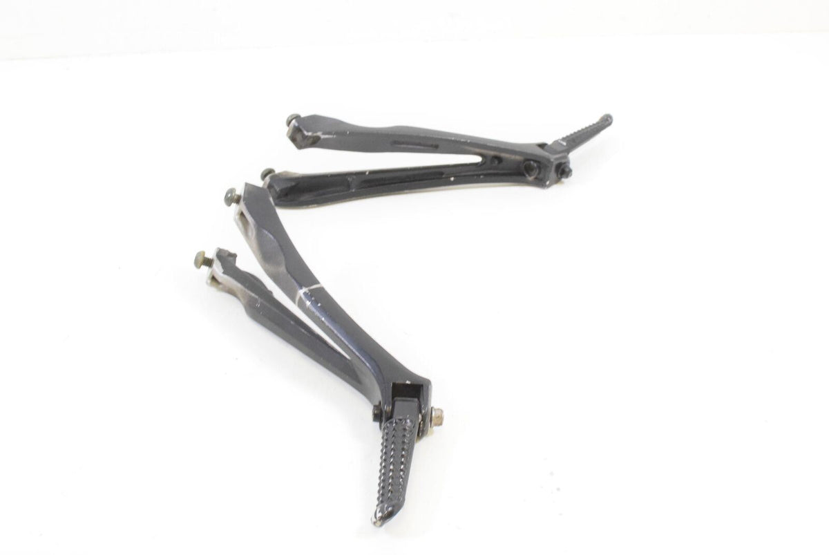 2005 Yamaha YZFR1 YZF R1 Rear Passenger Foot Peg Footpeg Set R 5VY-2741L-00-00 {{ shop.shopifyCountryName }} - Mototech271