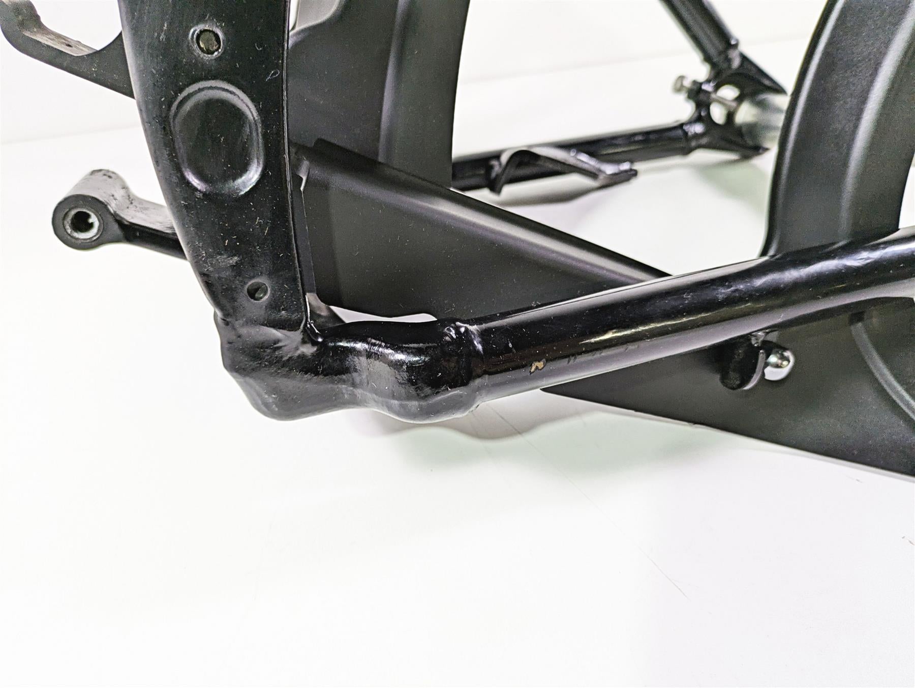 2009 Harley FLSTSB Cross Bones Rear Swing Arm Swingarm + Axle 47573-11BHP {{ shop.shopifyCountryName }} - Mototech271