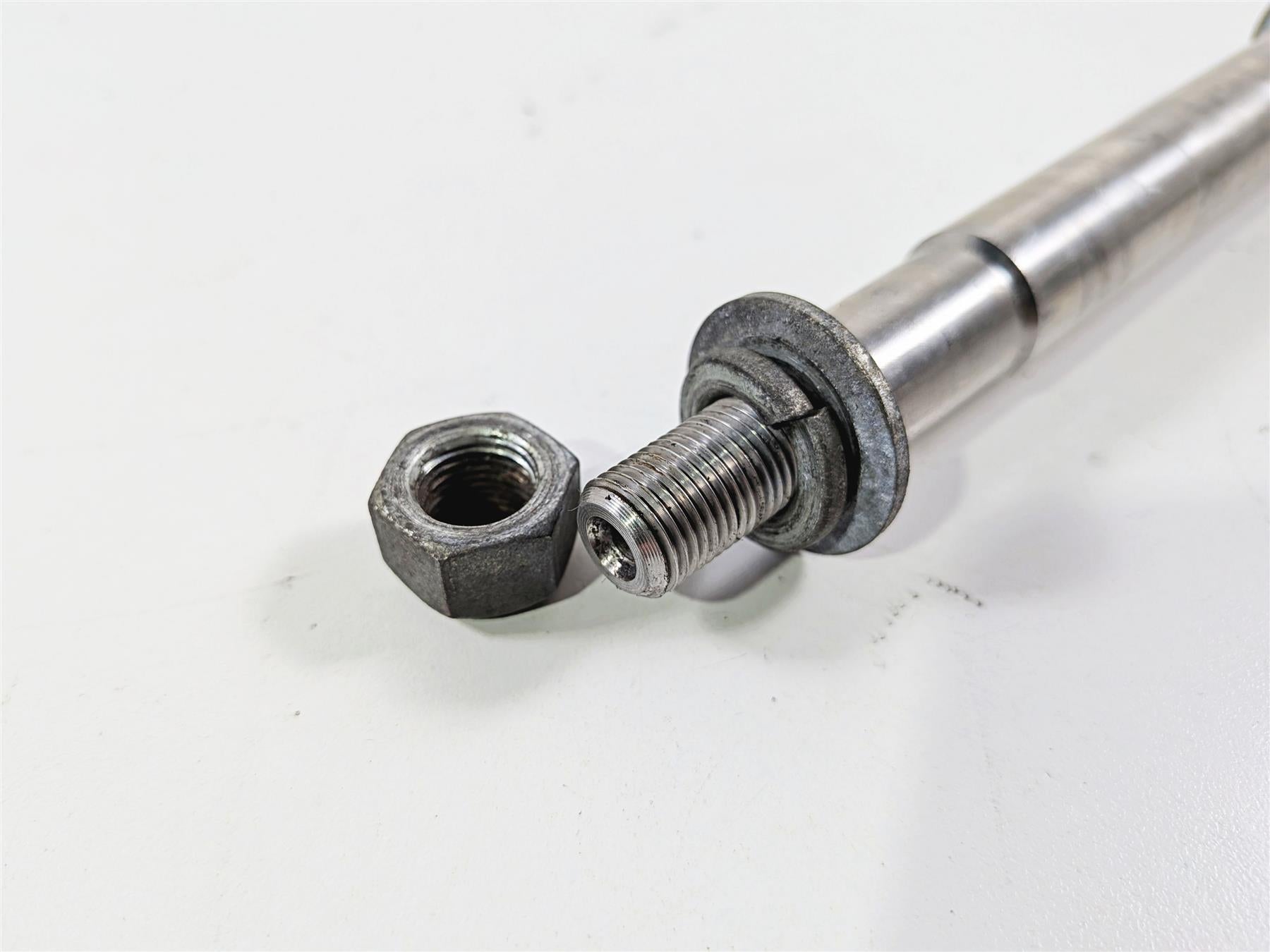 2003 Harley Sportster XL1200 Front Axle Wheel Spindle 43895-00 {{ shop.shopifyCountryName }} - Mototech271
