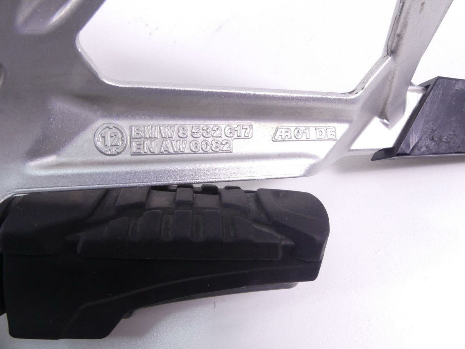 2013 BMW R1200GS GSW K50 Rear Passenger Footpeg Set 46718526741 46718526742 {{ shop.shopifyCountryName }} - Mototech271