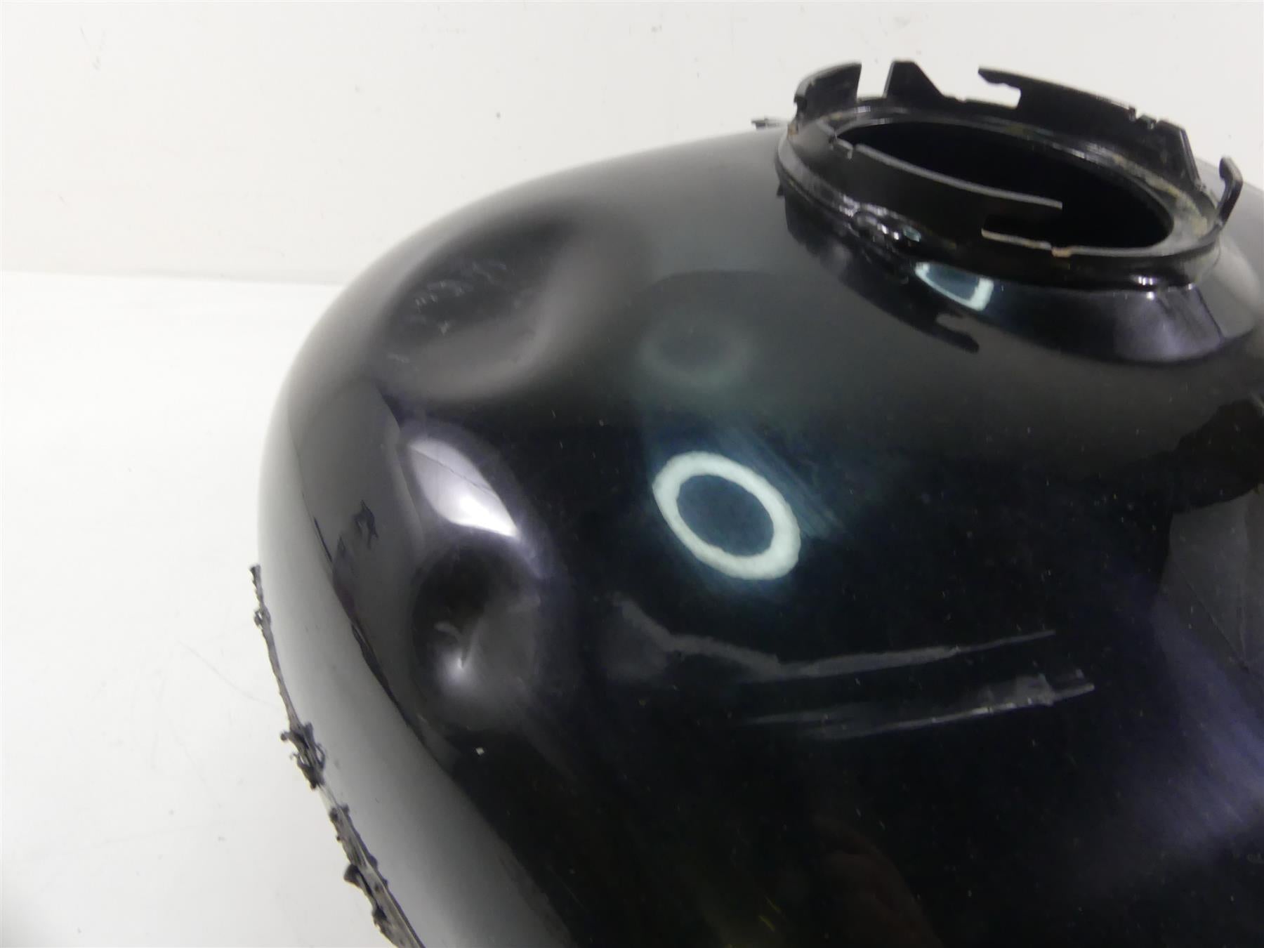 2014 Harley Touring FLHTK Electra Glide Fuel Gas Petrol Tank -Dented 61356-08 {{ shop.shopifyCountryName }} - Mototech271