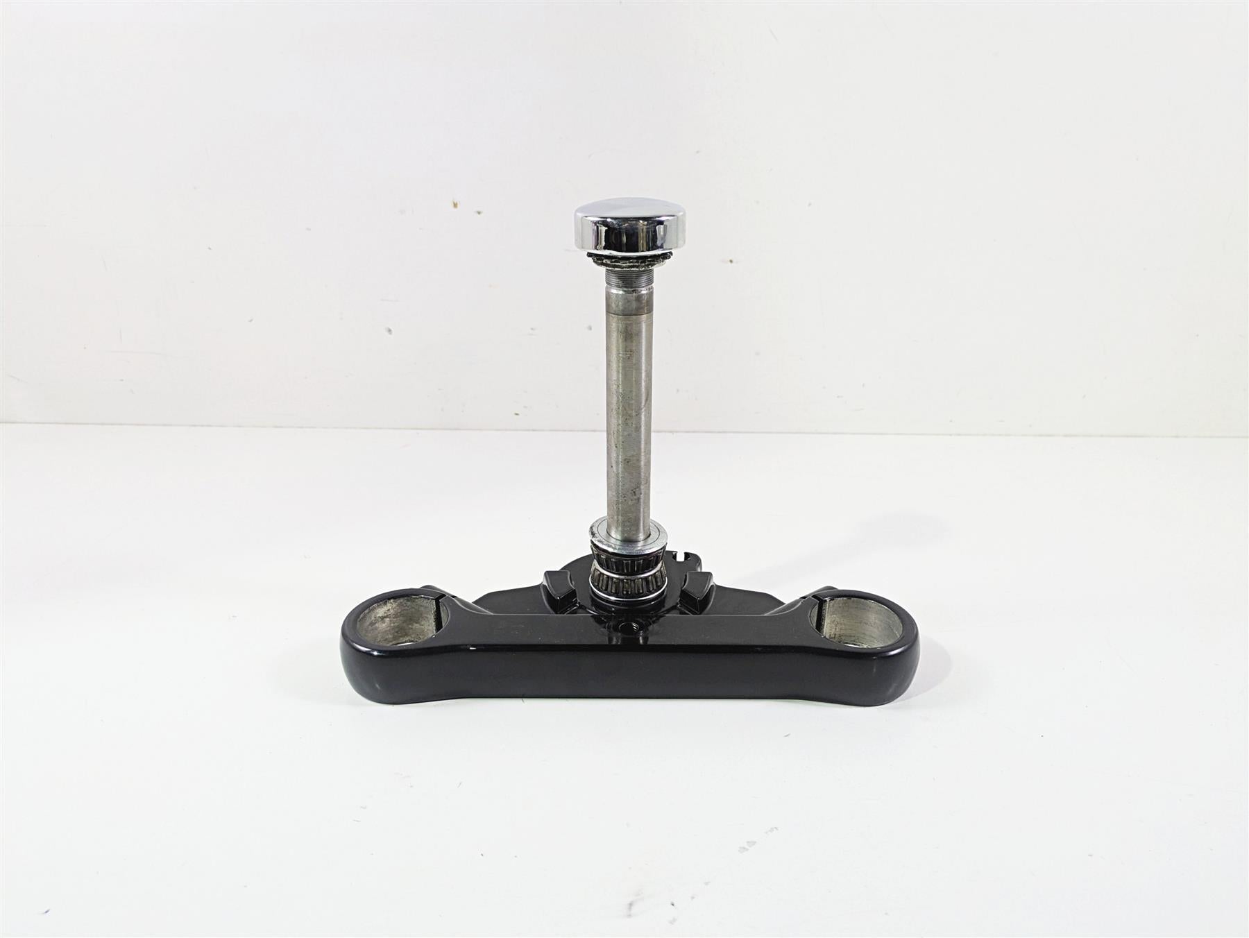 2016 Harley FXDF Dyna Fat Bob Lower Triple Tree Steering Clamp Black 48659-09