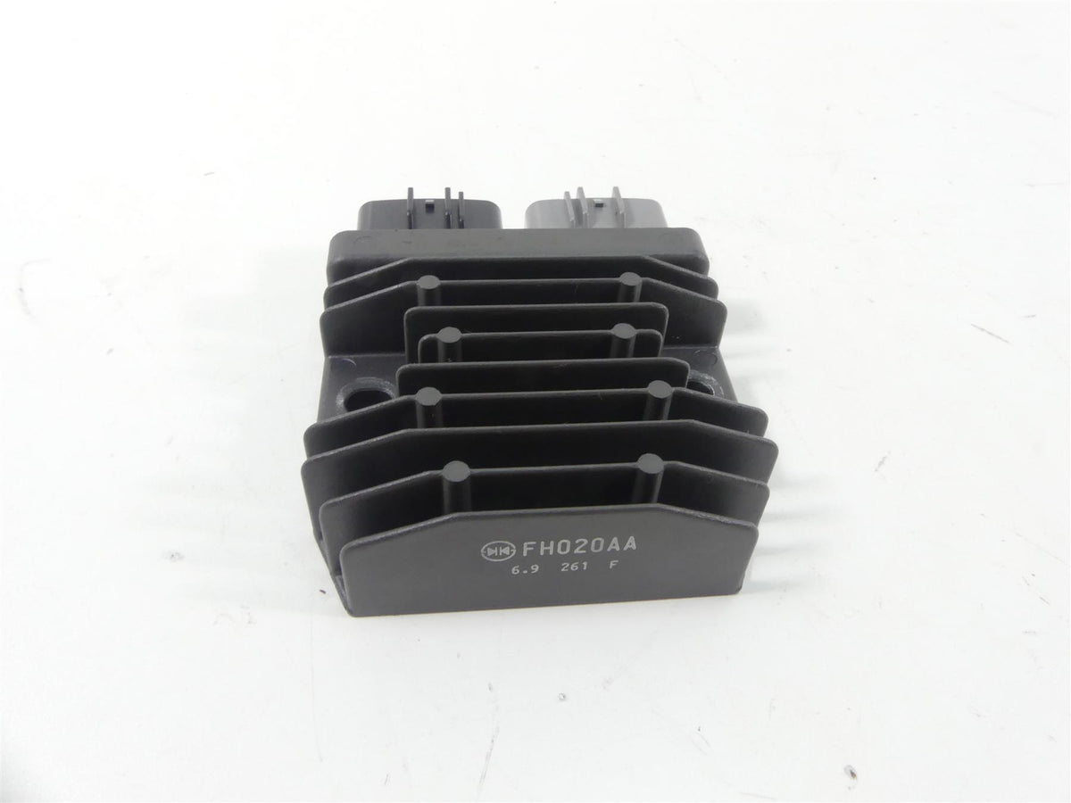 2017 Yamaha XT1200Z Super Tenere Rectifier Voltage Regulator 1D7-81960-01-00 {{ shop.shopifyCountryName }} - Mototech271