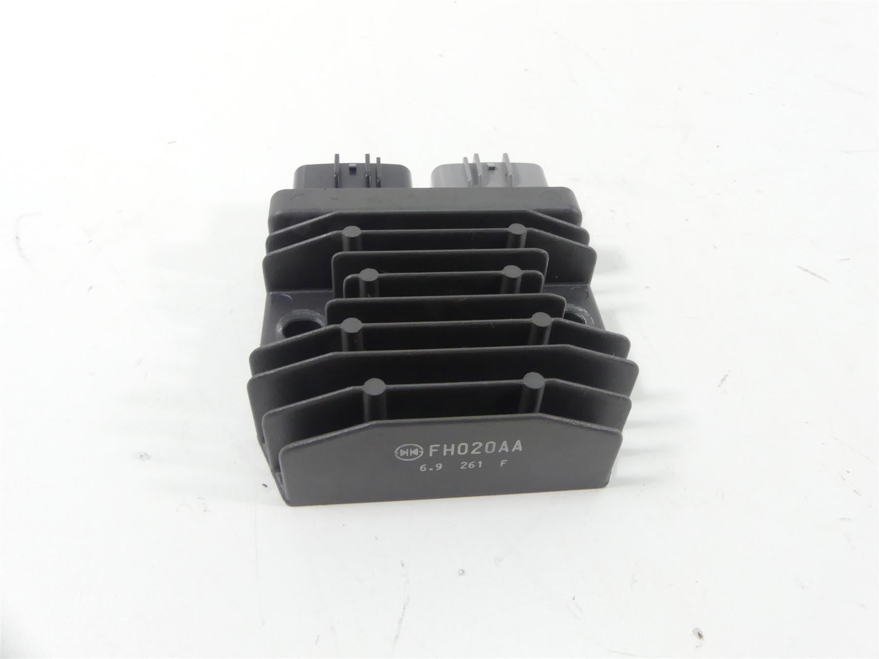 2017 Yamaha XT1200Z Super Tenere Rectifier Voltage Regulator 1D7-81960-01-00 {{ shop.shopifyCountryName }} - Mototech271