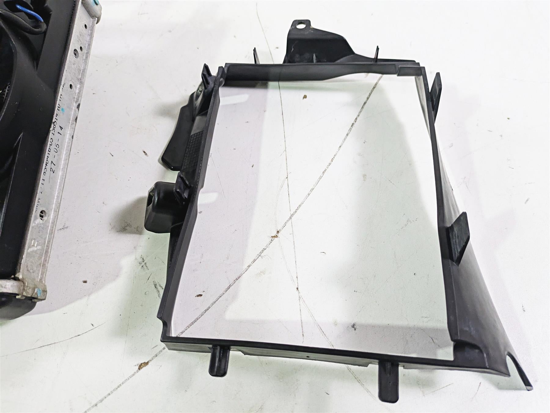 2015 BMW R1200GS Adv K51 Right Radiator Fan Reservoir & Cover 17118546416 {{ shop.shopifyCountryName }} - Mototech271