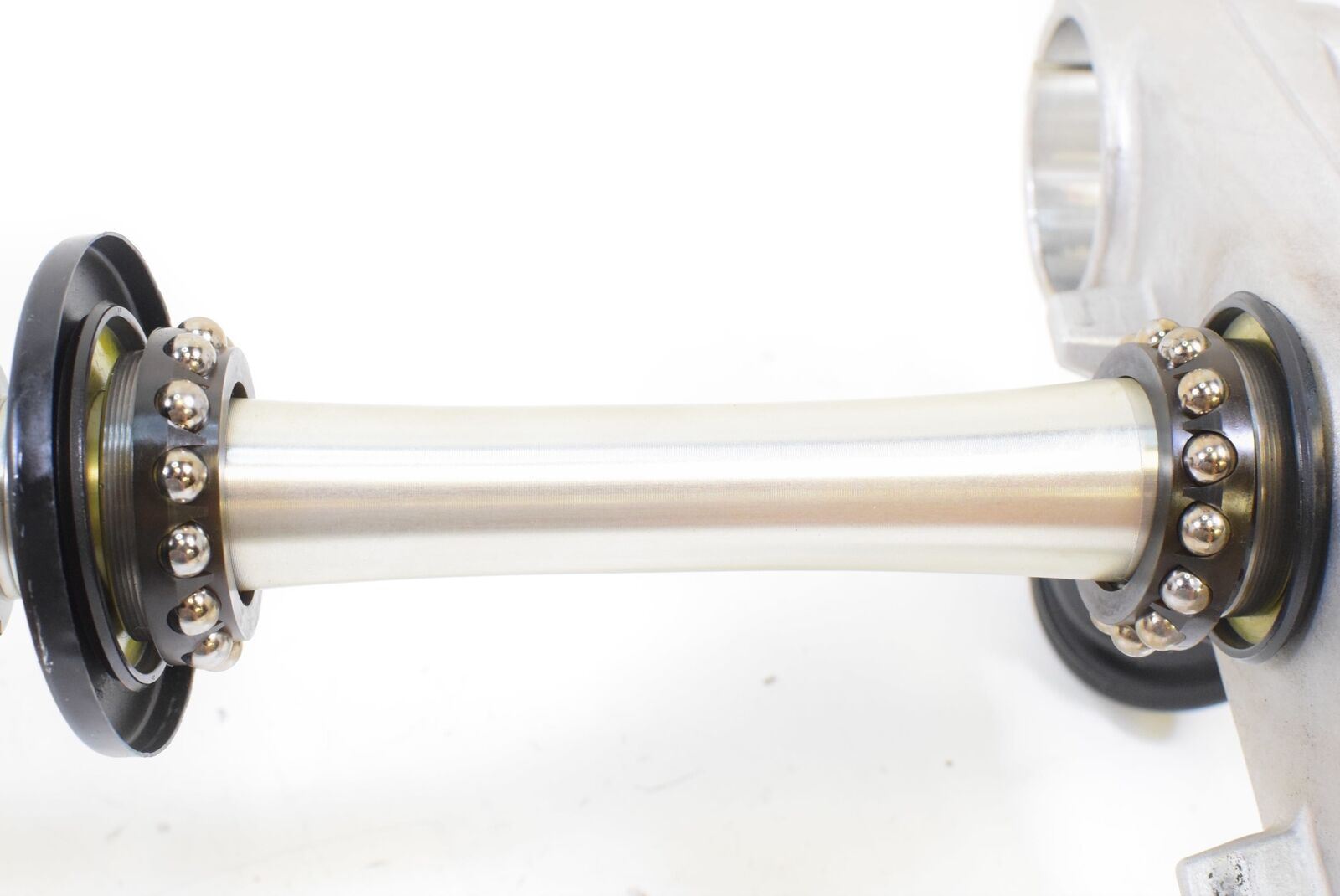 2015 Suzuki GSXR1300R Hayabusa Lower Triple Tree Steering Clamp 51410-24F50 {{ shop.shopifyCountryName }} - Mototech271
