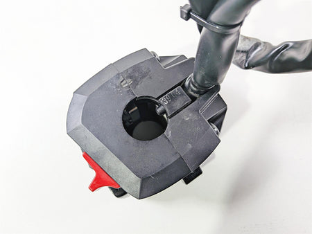 2024 Suzuki GSXR600 Left Hand Control Switch Light Blinker 37400-14J00 {{ shop.shopifyCountryName }} - Mototech271