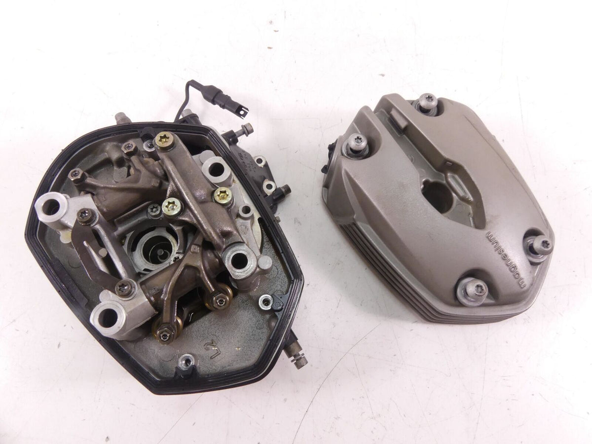 2008 BMW R1200GS K255 Adv Left Cylinder Head Cam Bridge + Valve Cover 1112770554 {{ shop.shopifyCountryName }} - Mototech271