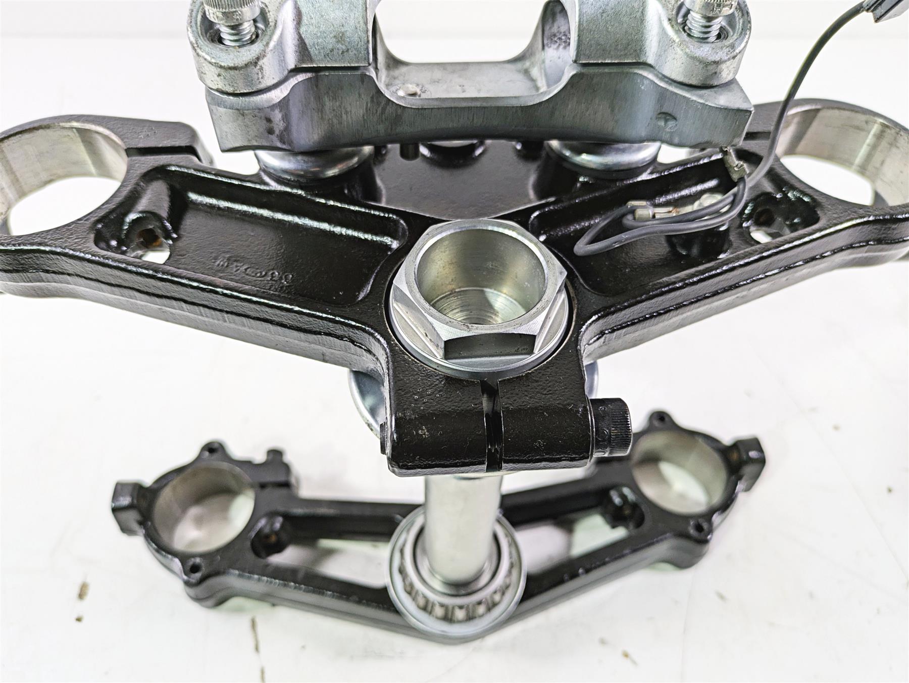 2016 Harley Touring FLTRX Road Glide Triple Tree Riser Lower Tubes Set 45900091A {{ shop.shopifyCountryName }} - Mototech271