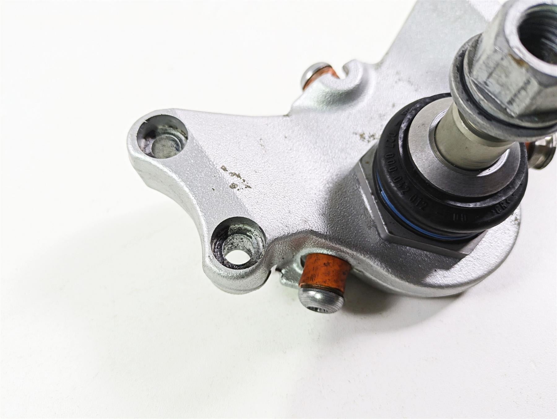 2010 BMW R1200RT K26 Showa Lower Triple Tree Cross & Ball Joint 31427707541 {{ shop.shopifyCountryName }} - Mototech271