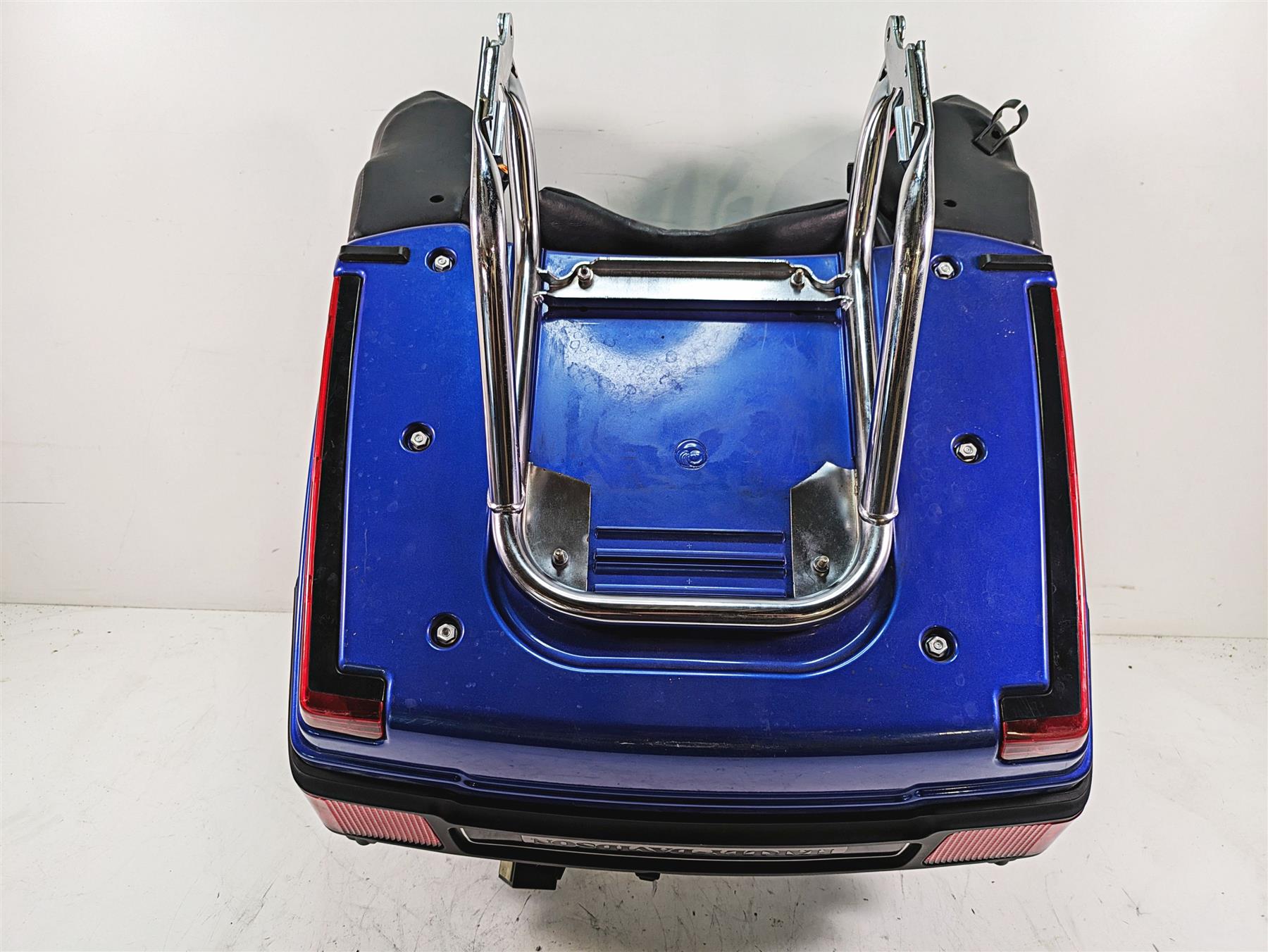2010 Harley Touring FLHTCU Electra Glide Rear Trunk & Speaker Set 53128-09 {{ shop.shopifyCountryName }} - Mototech271