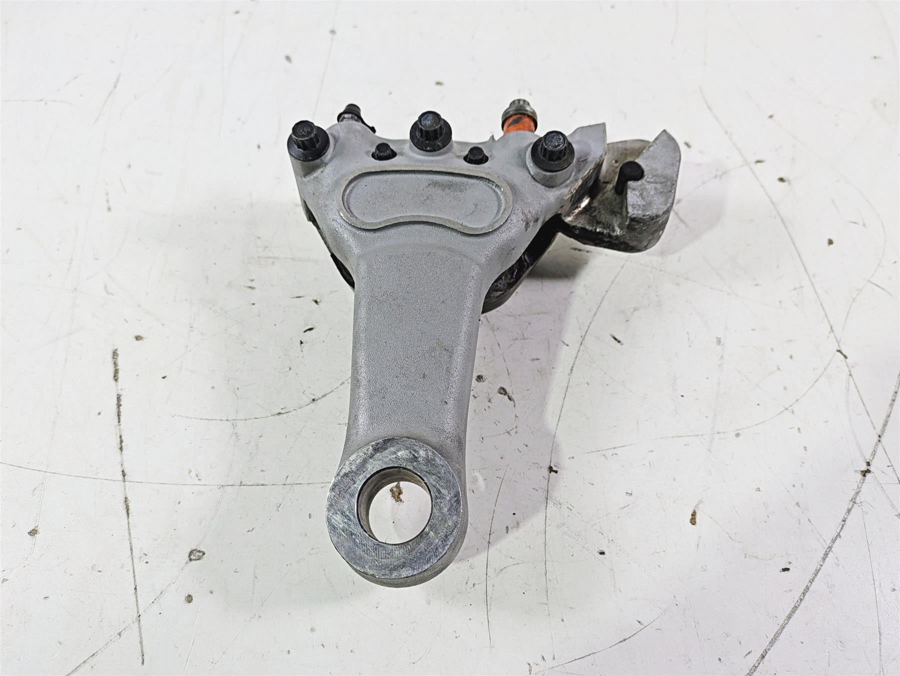 2007 Harley Touring FLHTCU SE CVO E-Glide Rear Caliper & Bracket 44595-07 {{ shop.shopifyCountryName }} - Mototech271