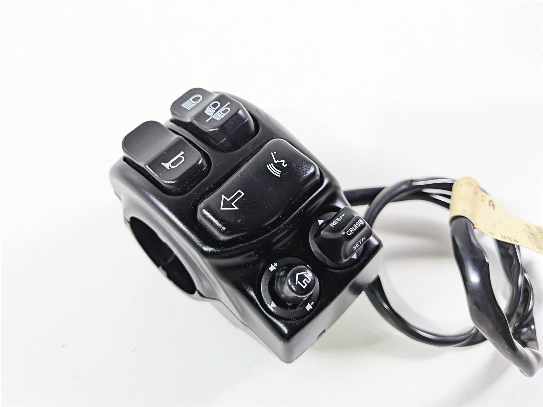 2018 Harley Touring FLHTCU Electra Glide Left Hand Control Switch Cruise 69200178-Mototech271