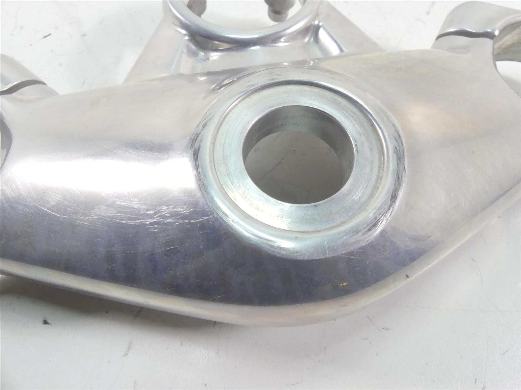 2017 Triumph Thruxton 1200R Upper Triple Tree Steering Head 52mm T2044813 {{ shop.shopifyCountryName }} - Mototech271