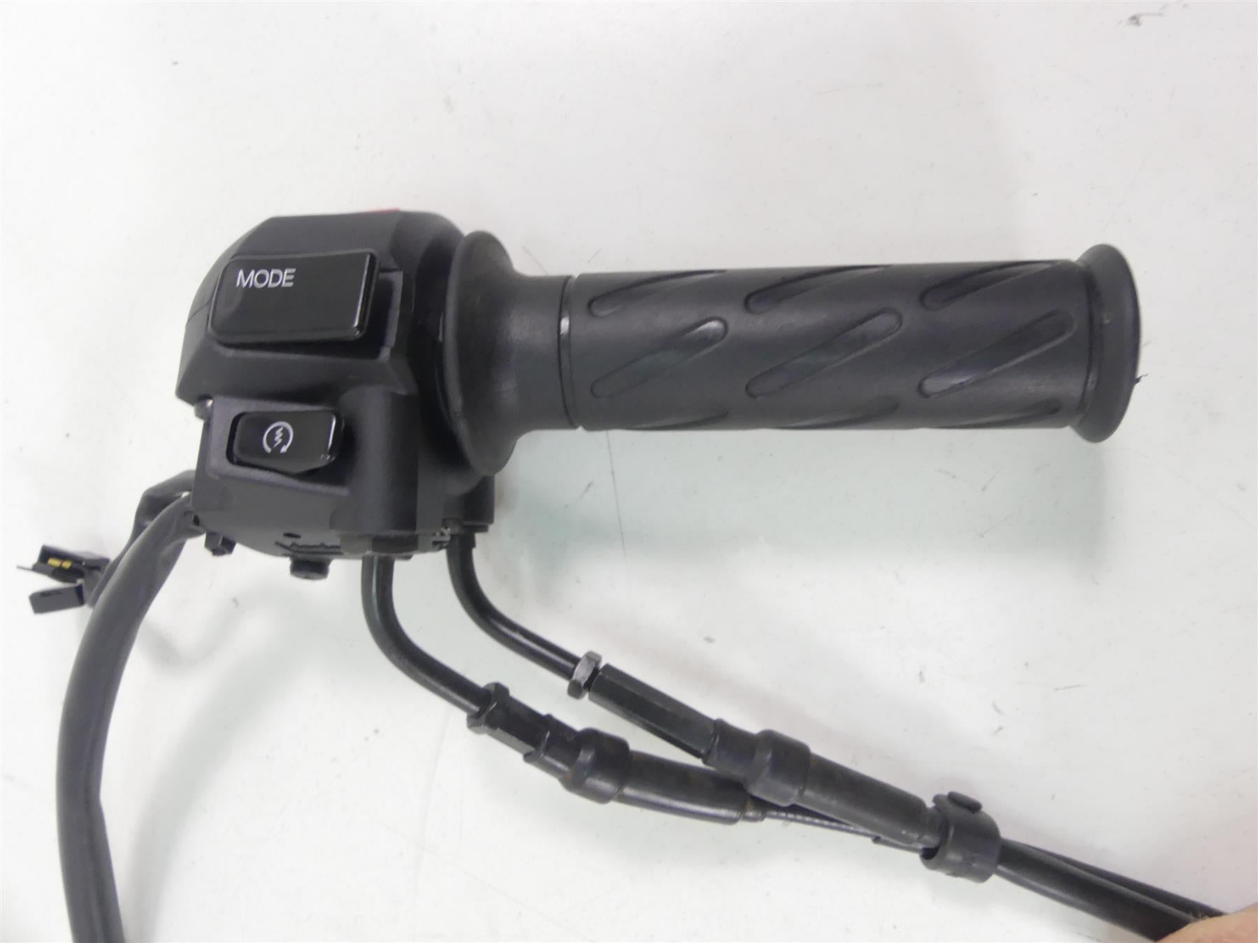 2019 Moto Guzzi V7 III Stone 750 Right Hand Start Control Switch 2D000308 {{ shop.shopifyCountryName }} - Mototech271