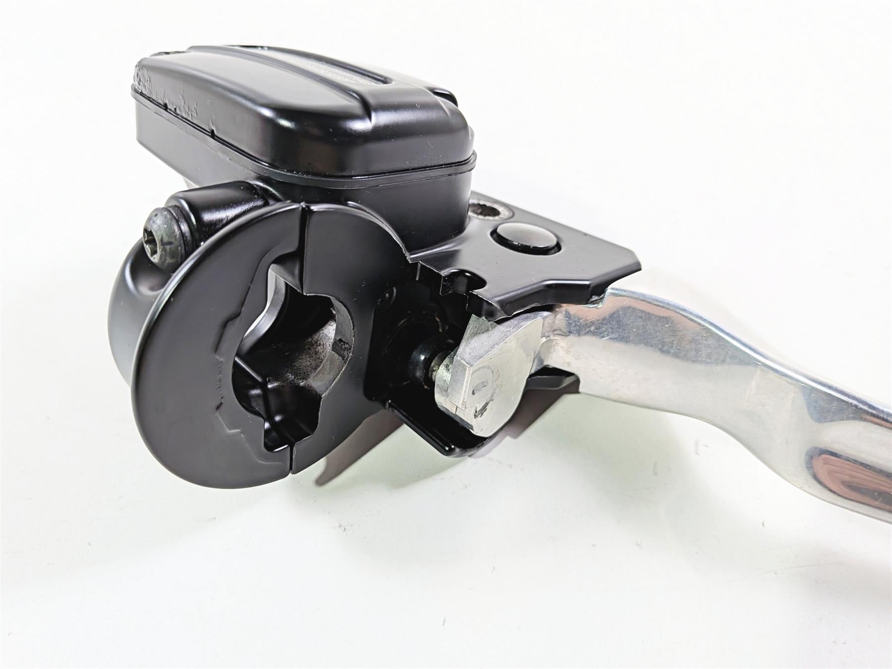 2013 Harley VRSCDX Night Rod Special Front Brake Master Cylinder 11/16 44551-08F-Mototech271