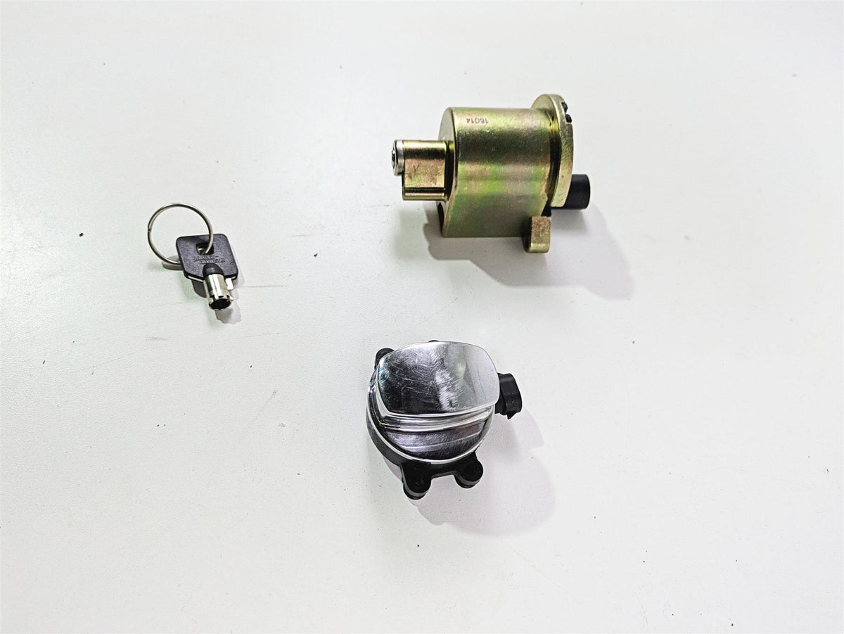 2016 Harley Touring FLHR Road King Ignition Switch Key Lock Set 71400010A {{ shop.shopifyCountryName }} - Mototech271