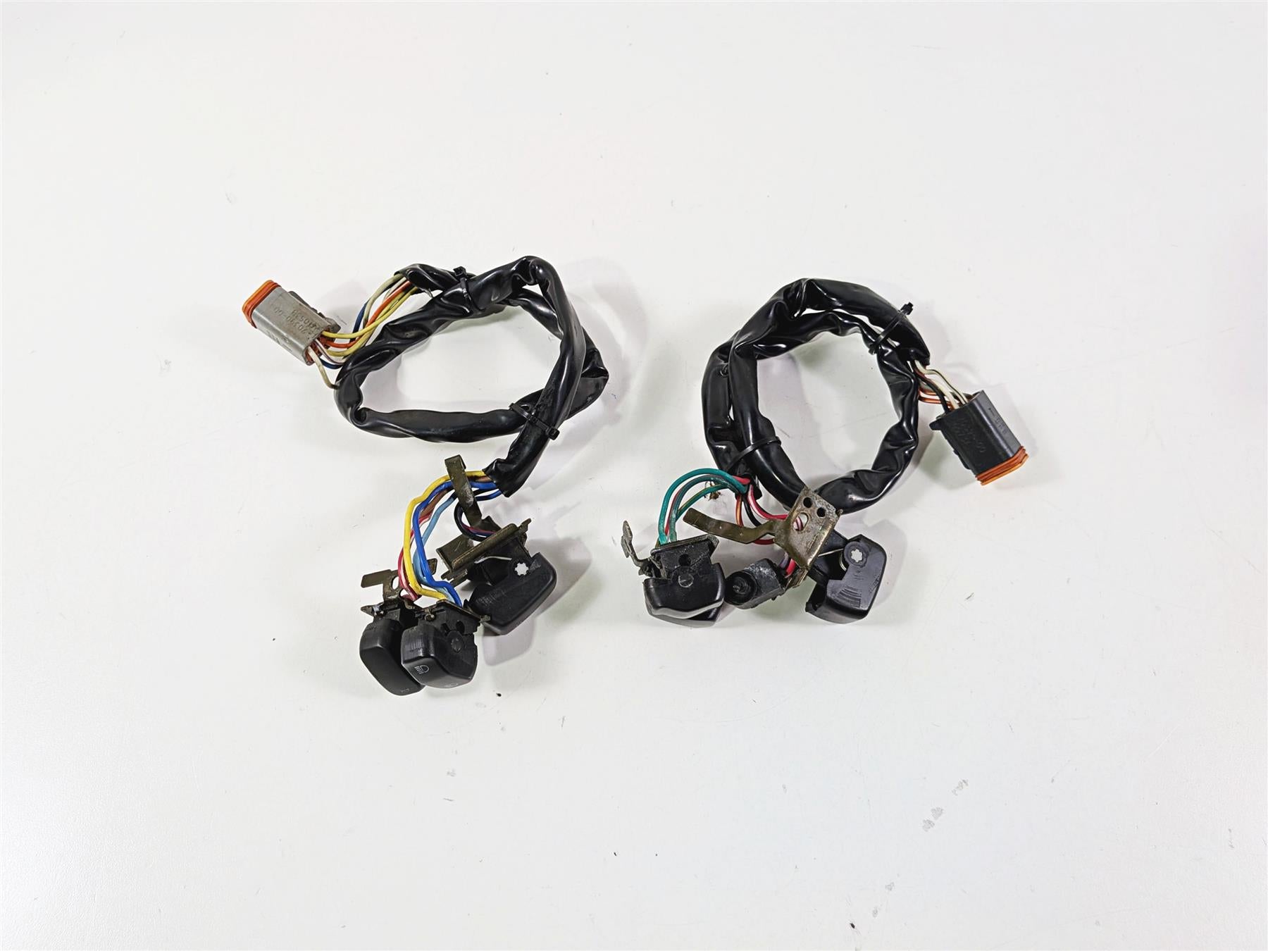 2003 Harley Sportster XL1200 Left Right Hand Control Switch Set 71682-06A {{ shop.shopifyCountryName }} - Mototech271