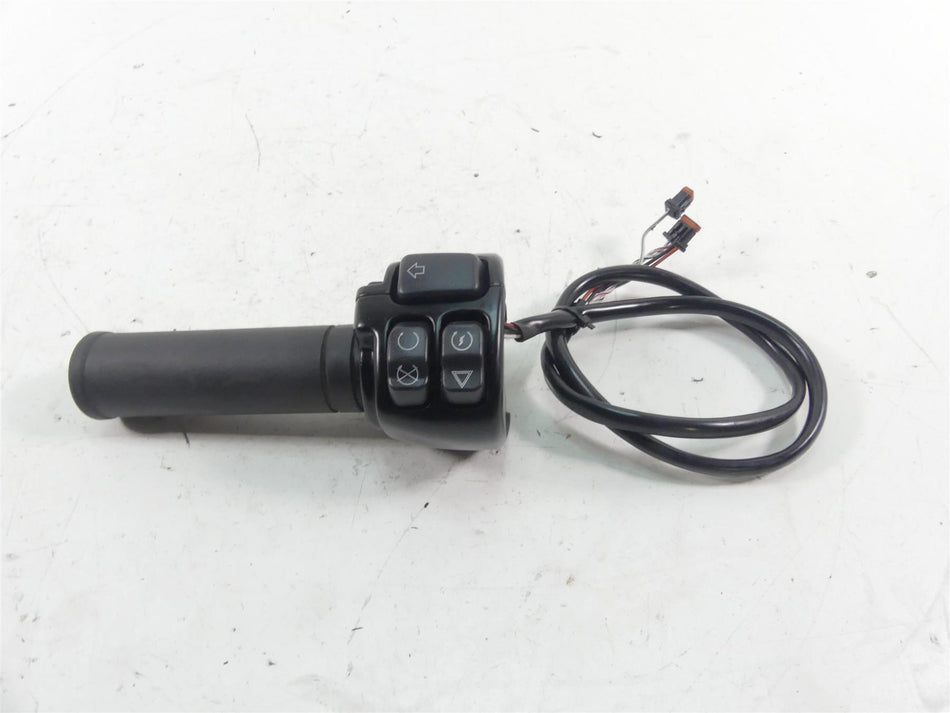 2018 Harley Softail FXBB Street Bob Right Hand Control Switch 71500462 {{ shop.shopifyCountryName }} - Mototech271