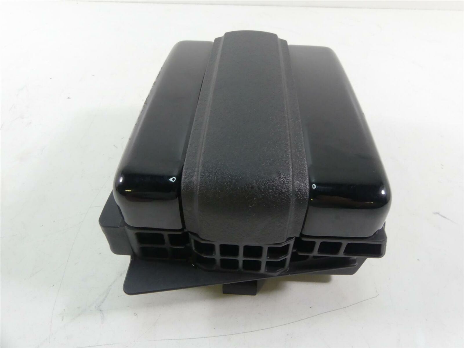 2017 Harley FXDLS Dyna Low Rider Battery Tray Stay Bracket + Cover 70379-06B {{ shop.shopifyCountryName }} - Mototech271