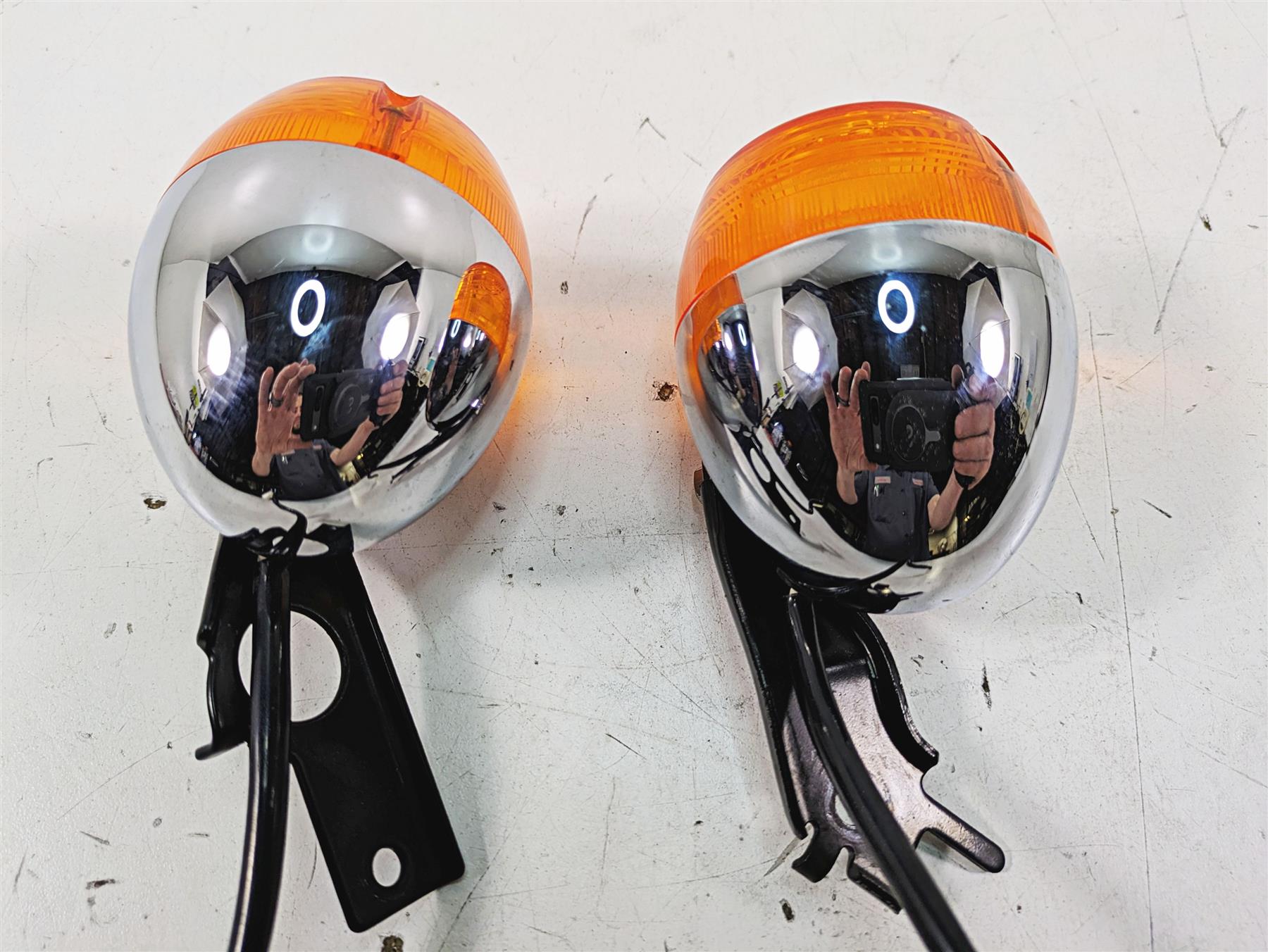 2011 Triumph America Front Blinker Turn Signal Set T2700234 {{ shop.shopifyCountryName }} - Mototech271