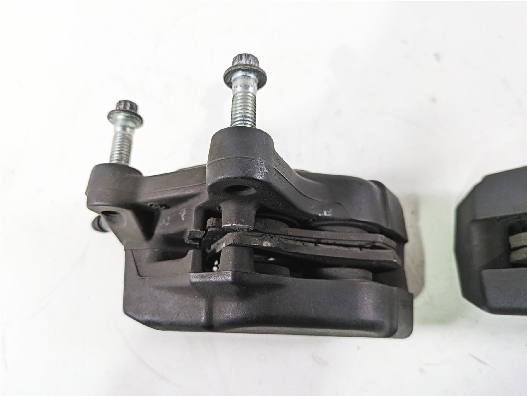 2017 Harley Touring FLTRXS Road Glide Front Brake Caliper Set 43027-08 43023-08 {{ shop.shopifyCountryName }} - Mototech271