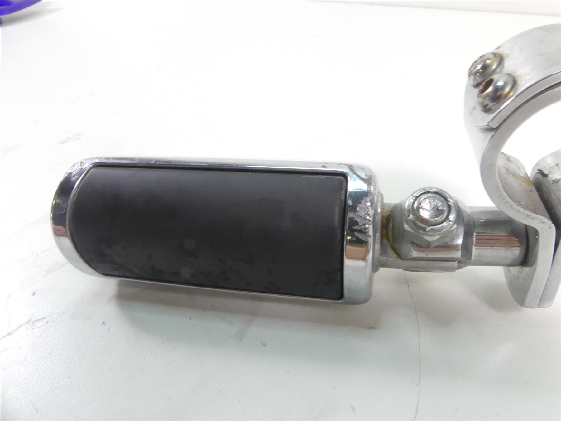 2007 Harley Touring FLHR SE CVO Road King Highway Foot Peg Footpeg Set 50500858 {{ shop.shopifyCountryName }} - Mototech271