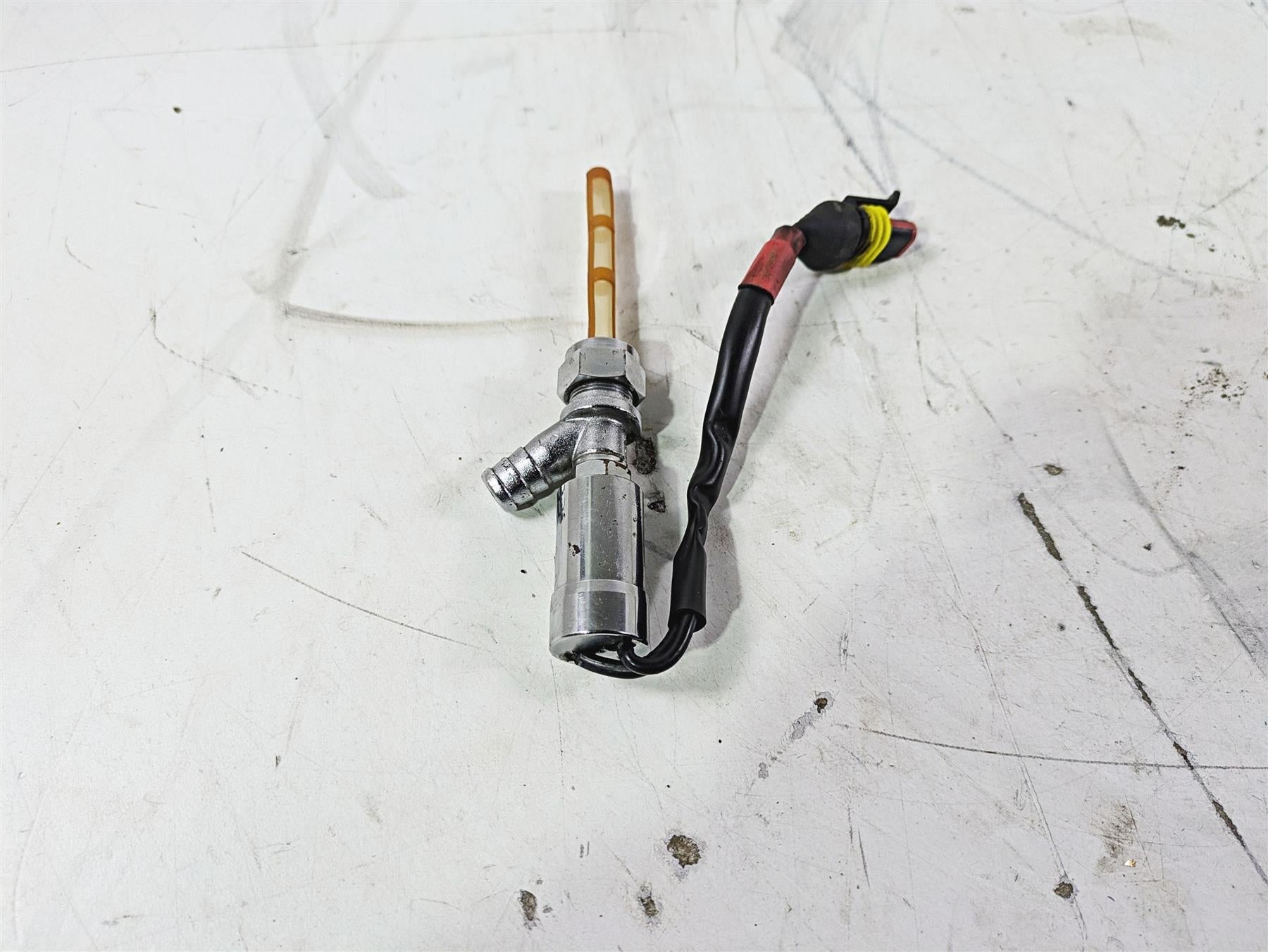 1998 Moto Guzzi California 1100 EV Fuel Gas Petrol Valve Petcock GU03105300 {{ shop.shopifyCountryName }} - Mototech271
