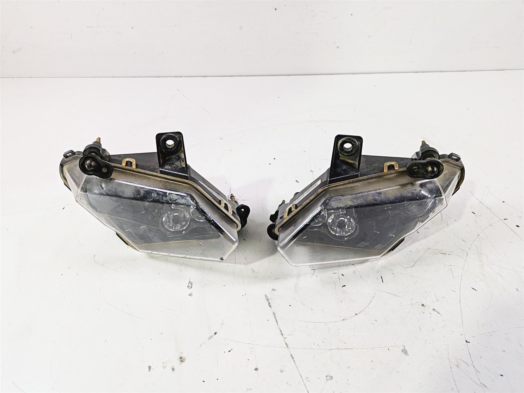 2019 Can Am Maverick X3 XRS Turbo R Headlight Head Lamp Set - Read 710004658 {{ shop.shopifyCountryName }} - Mototech271