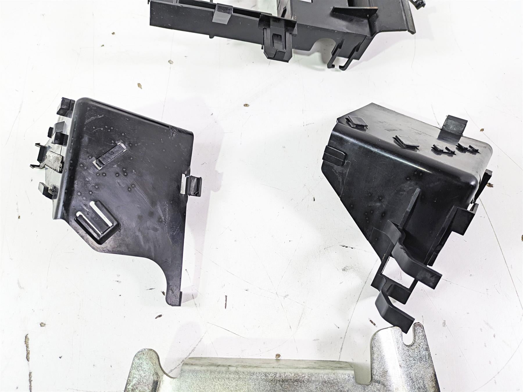 2012 Harley VRSCF Muscle V Rod Electrical Battery Holder Stay Set 70393-07 {{ shop.shopifyCountryName }} - Mototech271