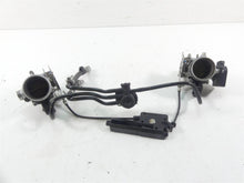 Load image into Gallery viewer, 2003 BMW R1150 GS R21 Throttle Body Set &amp; Junction Box 13541342495 13541342496
