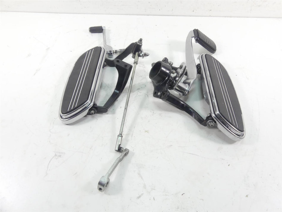 2011 Harley Touring FLTRU Road Glide Floorboard Shifter Brake Pedal Set 47365-09 {{ shop.shopifyCountryName }} - Mototech271