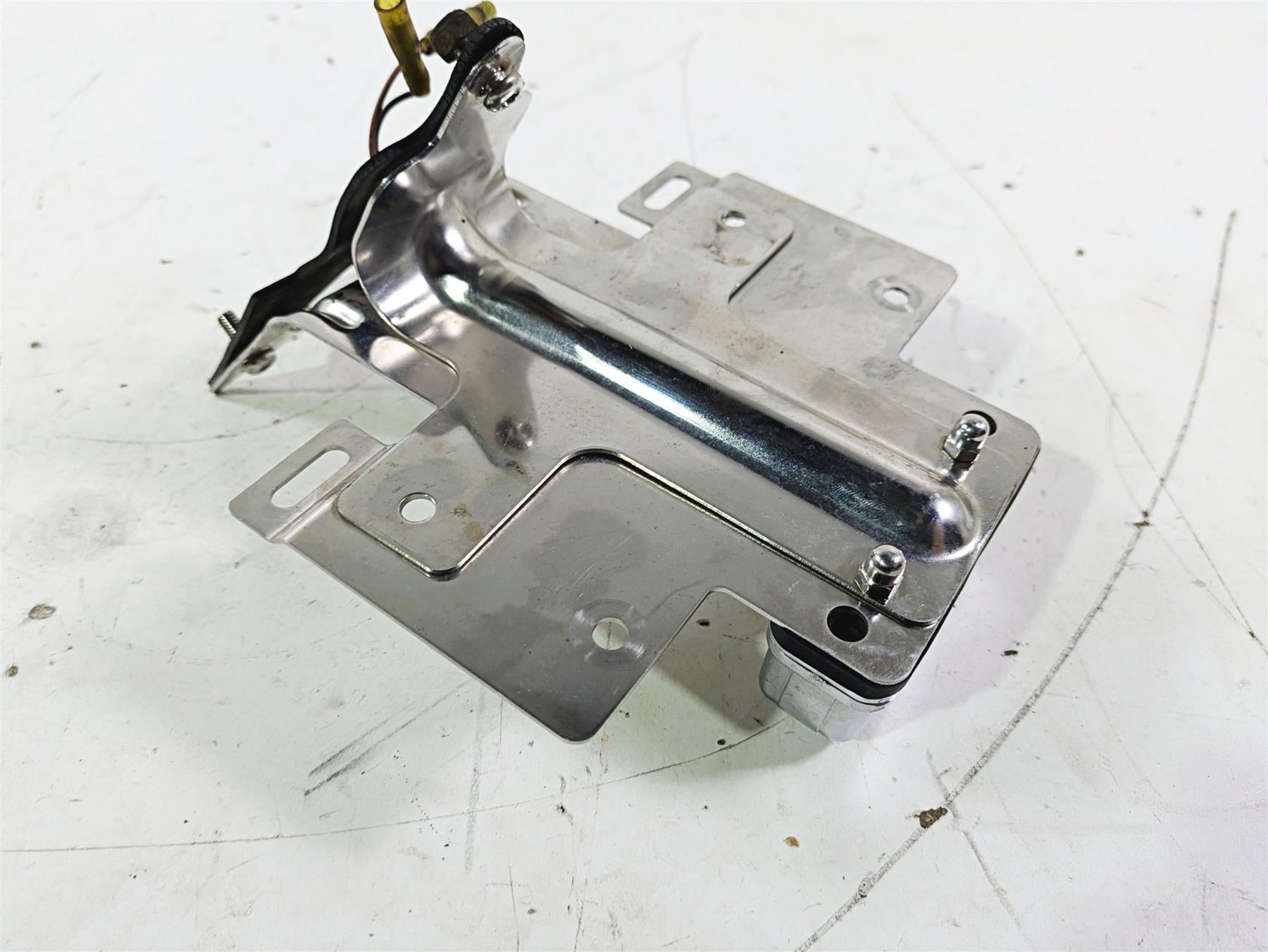 2004 Victory Kingpin Rear License Plate Holder Bracket 5247445 {{ shop.shopifyCountryName }} - Mototech271