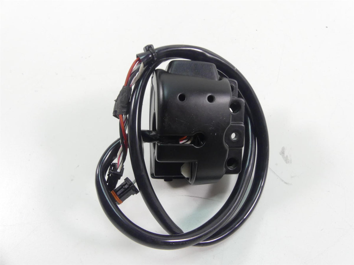 2022 Harley Softail FXBBS Street Bob Right Hand Control Switch 71500462 {{ shop.shopifyCountryName }} - Mototech271