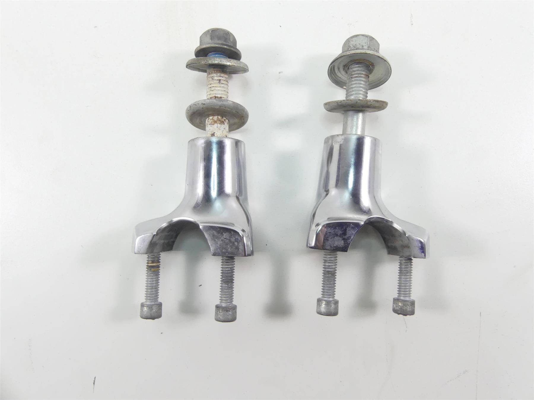 2019 Harley Softail FLSB Sport Glide Handlebar Riser Holder Clamp 1-3/4" 55900109 {{ shop.shopifyCountryName }} - Mototech271