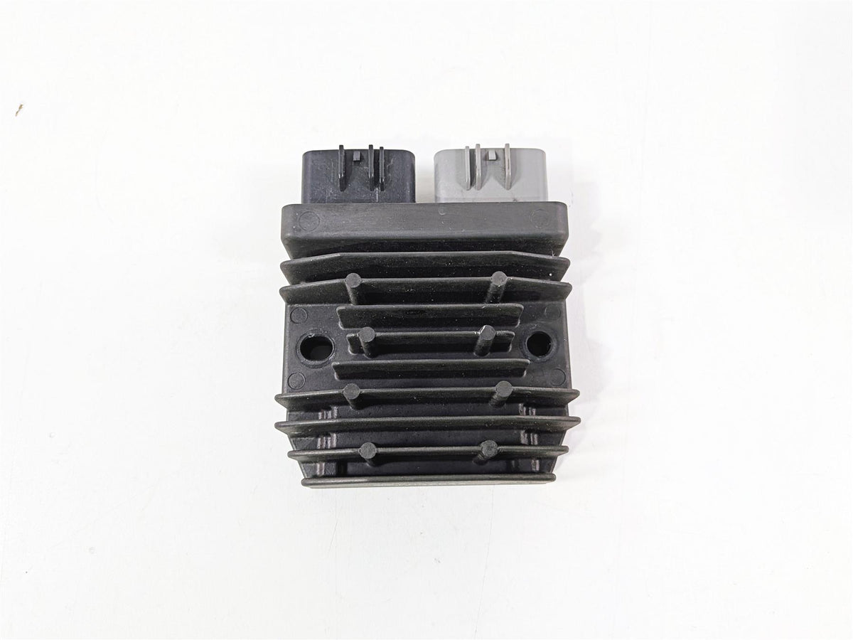 2020 Triumph Street Triple 765RS Rectifier Voltage Regulator T1300675 FH020AA-Mototech271