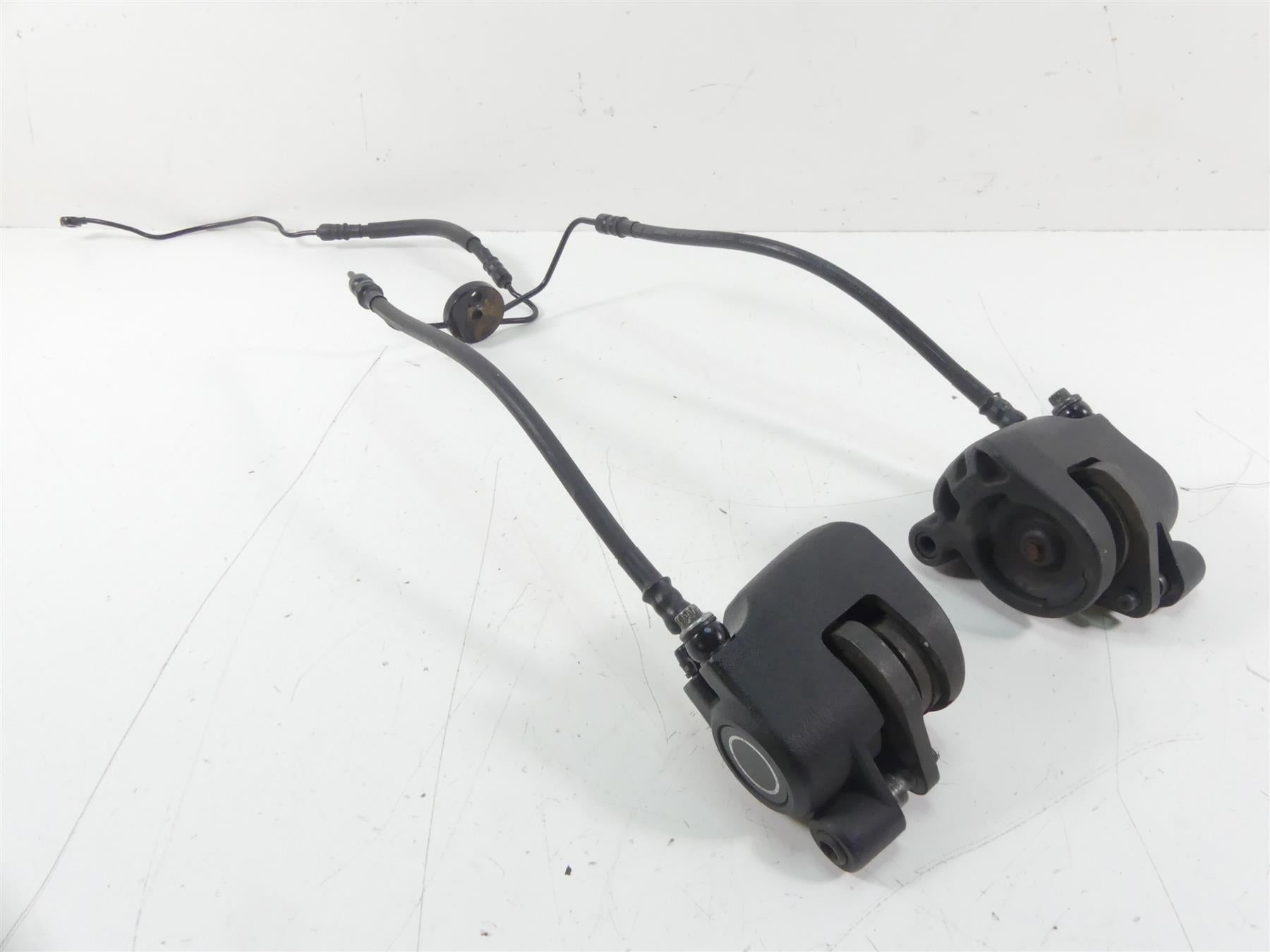 1998 Harley Touring FLHTC Electra Glide Front Brake Caliper Set 44046-84 {{ shop.shopifyCountryName }} - Mototech271