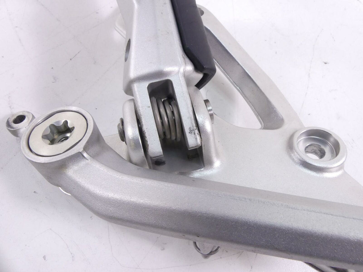 2016 BMW R1200R K53 Right Rider Footpeg & Brake Pedal 46718540797 {{ shop.shopifyCountryName }} - Mototech271
