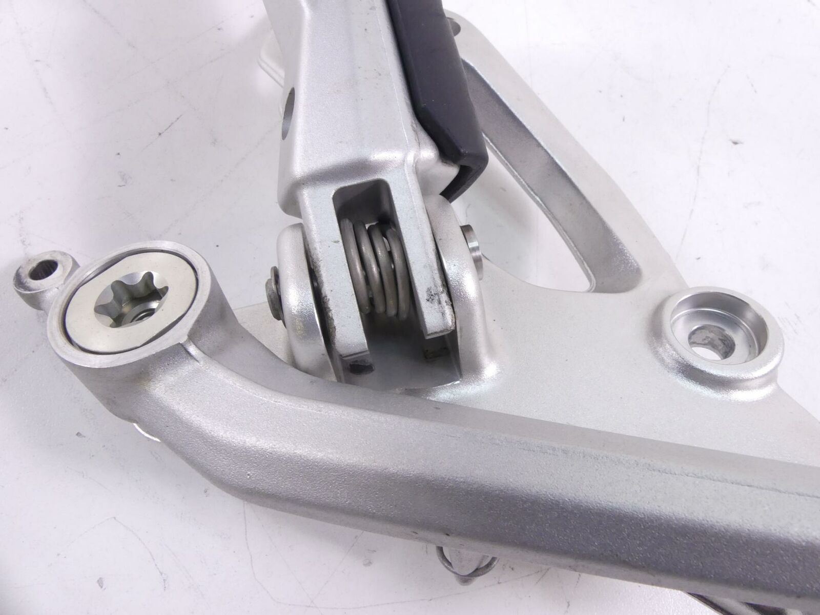 2016 BMW R1200R K53 Right Rider Footpeg & Brake Pedal 46718540797 {{ shop.shopifyCountryName }} - Mototech271