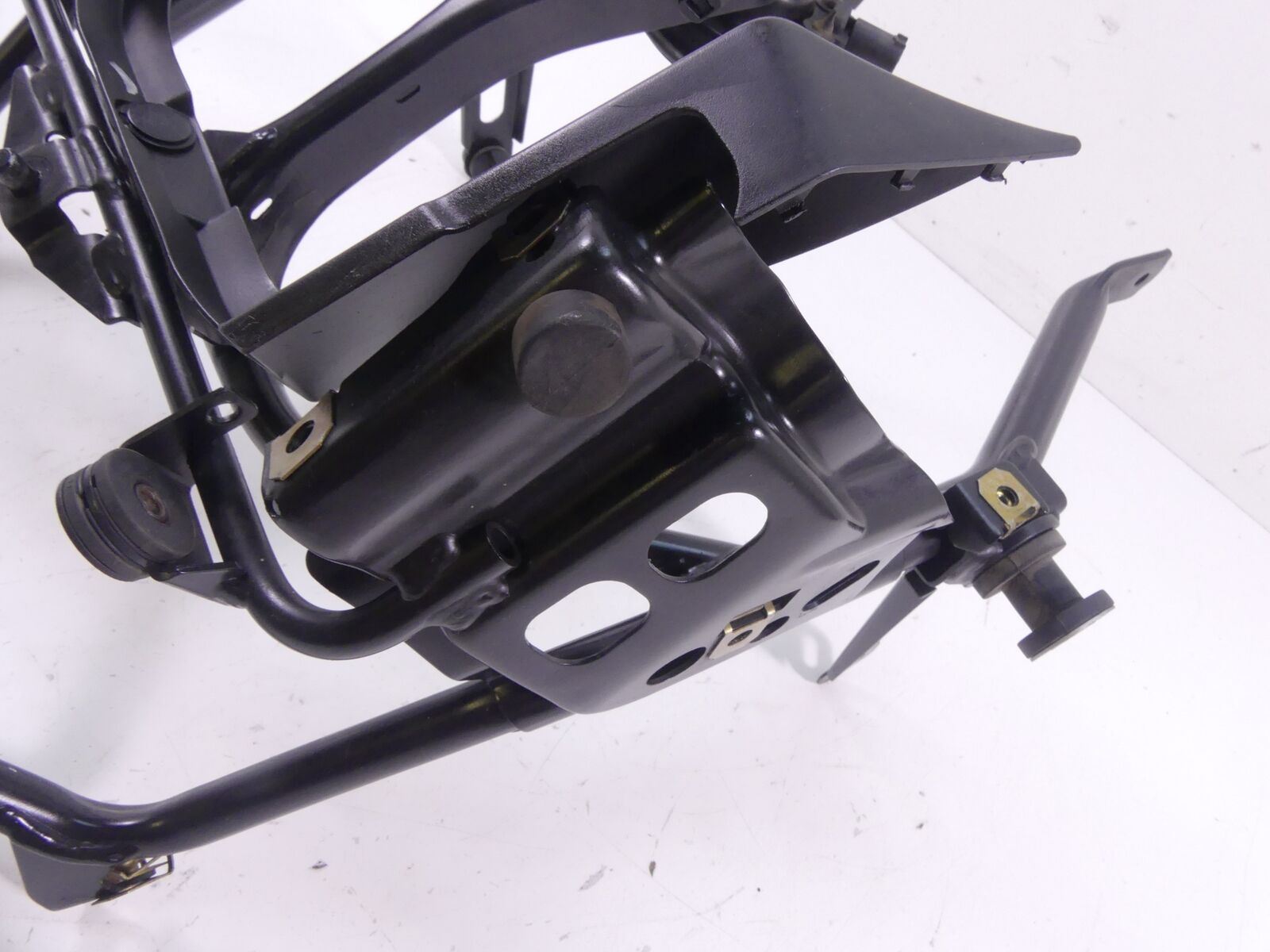 2005 BMW R1200GS K25 Front Subframe Sub Frame Fairing Stay Bracket 46637667700 {{ shop.shopifyCountryName }} - Mototech271