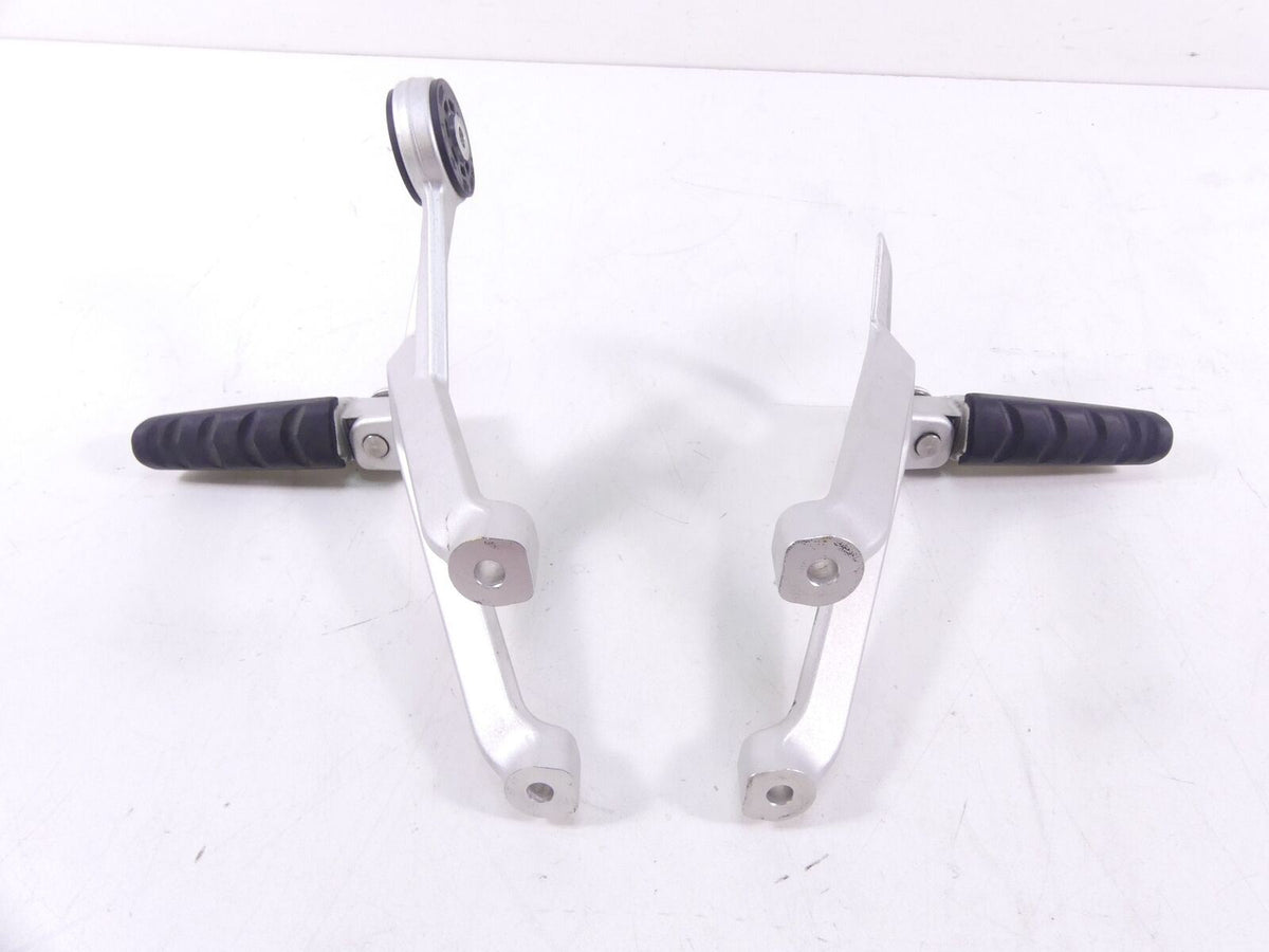 2016 BMW R1200RS K54 Passenger Footpeg Foot Peg Rest Set 46718540798 46718540799 {{ shop.shopifyCountryName }} - Mototech271