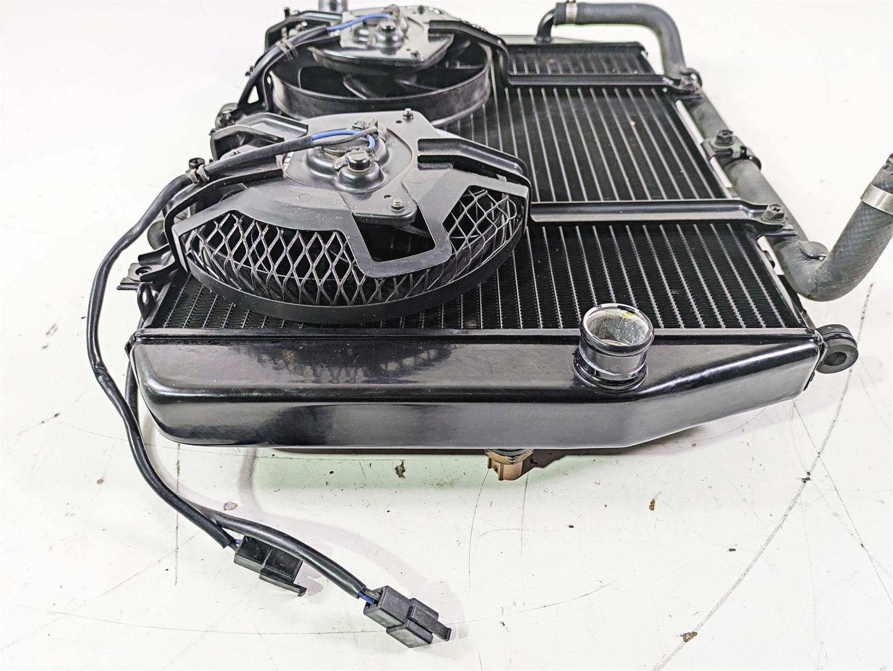 2005 Kawasaki ZX12R Ninja Radiator Fans Reservoir Hoses Set 39061-1304 {{ shop.shopifyCountryName }} - Mototech271